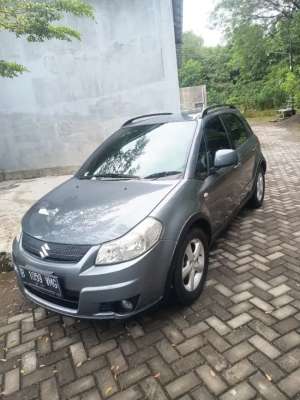 Suzuki sx4 x over asli CBU 2007 lokasi di  , tersedia melalui melalui situs Olx