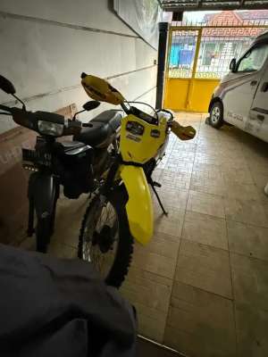 Suzuki TS 125 ER lokasi di  , tersedia melalui melalui situs Olx