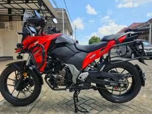 Suzuki Vstrom 250 SX lokasi di  , tersedia melalui melalui situs Olx
