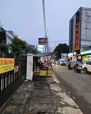 Tanah 377 m2 dan Bangunan Pinggir Jalan - Lokasi Strategis lokasi di Jakarta Barat, tersedia melalui melalui situs Olx