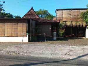 Tanah murah strategis bonus bangunan pinggir jalan utama seputaran jl kabupaten dekat SKE, JCMRSA UGM lokasi di Sleman Kab., tersedia melalui melalui situs Olx