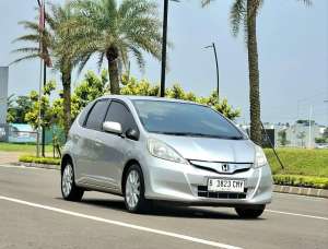 Jual bekas TERMURAHIRIT Honda JAZZ 1.5 A AT Automatic 2013,lokasi di Tangerang Selatan Kota