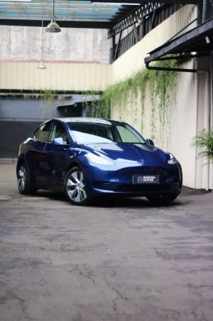 Jual bekas TESLA MODEL Y STANDAR RANGE 2022,lokasi di Surabaya Kota
