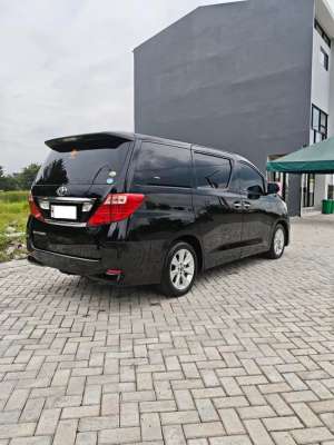 Toyota Alphard 2009 Bensin lokasi di  , tersedia melalui melalui situs Olx