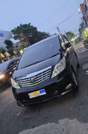 Jual bekas Toyota Alphard 2010 Bensin istimewa terawat,lokasi di  