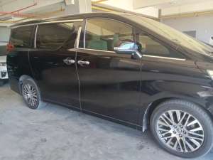 Toyota Alphard 2015 Bensin lokasi di  , tersedia melalui melalui situs Olx