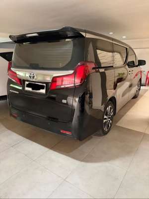 Toyota Alphard 2020 lokasi di  , tersedia melalui melalui situs Olx