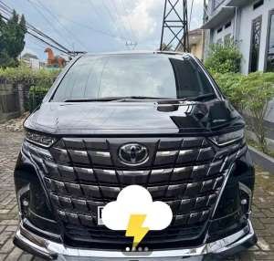 Toyota Alphard 2023 Bensin lokasi di  , tersedia melalui melalui situs Olx