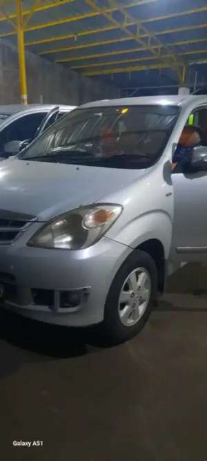 TOYOTA AVANZA 2011 lokasi di  , tersedia melalui melalui situs Olx
