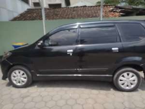 Toyota Avanza 2011 lokasi di  , tersedia melalui melalui situs Olx