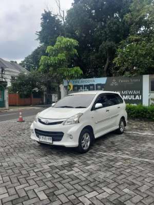 Jual bekas Toyota Avanza 2013 Bensin,lokasi di  