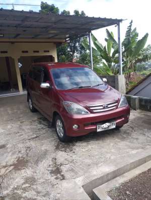 Toyota Avanza G 2004 lokasi di  , tersedia melalui melalui situs Olx