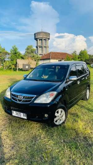 Toyota Avanza G 2011 lokasi di  , tersedia melalui melalui situs Olx