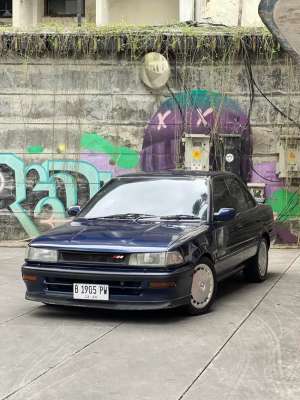 Toyota Corolla 1990 Bensin lokasi di  , tersedia melalui melalui situs Olx