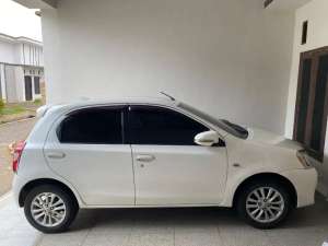 Jual bekas Toyota Etios Valco 1.2 type e manual 2014,lokasi di  