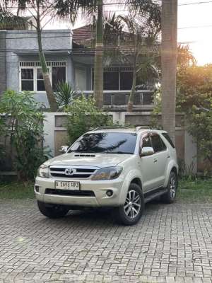 Jual bekas Toyota Fortuner 2007 Bensin,lokasi di  