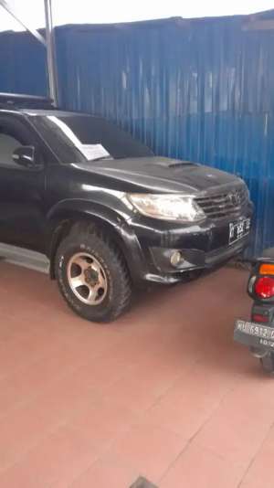 Toyota fortuner 2012 lokasi di  , tersedia melalui melalui situs Olx