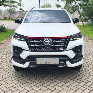 Toyota Fortuner 2020 Bensin lokasi di  , tersedia melalui melalui situs Olx