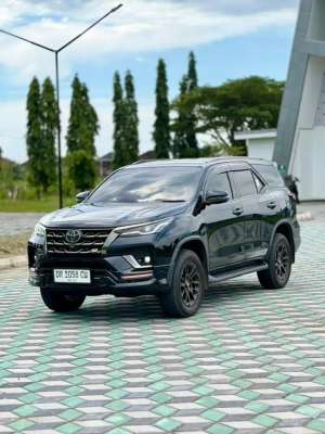 TOYOTA FORTUNER 2.8 GR AT NIK 2022 lokasi di  , tersedia melalui melalui situs Olx