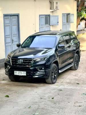 TOYOTA FORTUNER 2.8 VRZ AT NIK 2022 lokasi di  , tersedia melalui melalui situs Olx