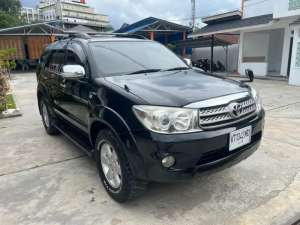 Toyota Fortuner 4x4 lokasi di  , tersedia melalui melalui situs Olx