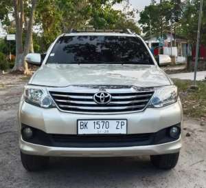 Toyota Fortuner G Diesel 2012 lokasi di  , tersedia melalui melalui situs Olx