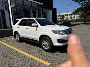 Toyota Fortuner VNT lokasi di  , tersedia melalui melalui situs Olx