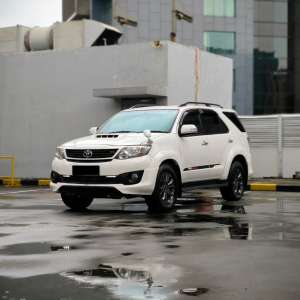 Jual bekas Toyota Fortuner VNT TRD Sportivo 4x2 DIESEL 2014 - Matic AT,lokasi di Jakarta DKI