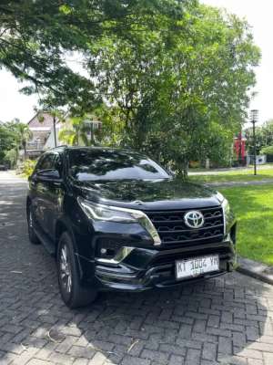 Toyota fortuner VRZ lokasi di  , tersedia melalui melalui situs Olx