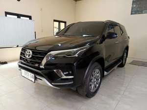 Toyota Fortuner VRZ 2.8 AT 2022 lokasi di  , tersedia melalui melalui situs Olx