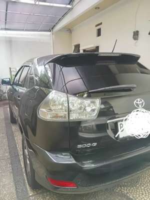 Toyota harrier 2005 lokasi di  , tersedia melalui melalui situs Olx