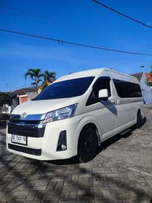 Toyota Hiace Premio lokasi di  , tersedia melalui melalui situs Olx