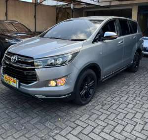 Jual bekas Toyota Innova Venturer 2019 Silver metalik AT 2.0cc,lokasi di  