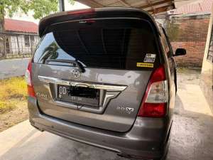 Toyota Kijang Innova lokasi di  , tersedia melalui melalui situs Olx