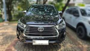 Toyota Kijang Innova lokasi di  , tersedia melalui melalui situs Olx