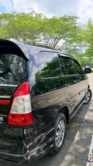 Toyota Kijang Innova 2014 Bensin lokasi di  , tersedia melalui melalui situs Olx