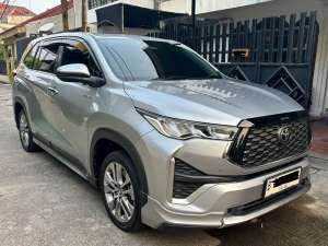 Toyota Kijang Innova Zenix Hybrid Type Q Modellista Silver lokasi di  , tersedia melalui melalui situs Olx