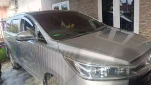 Jual bekas Toyota Kijang Inova silver mulus,lokasi di  