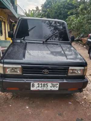 Toyota kijang super rover 93 short lokasi di  , tersedia melalui melalui situs Olx