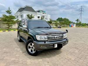 Jual bekas Toyota Landcruiser VX100 diesel matic,lokasi di  