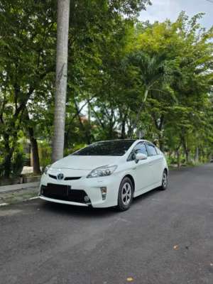 Jual bekas Toyota Prius Hybrid Facelift 2012 New Battery,lokasi di  