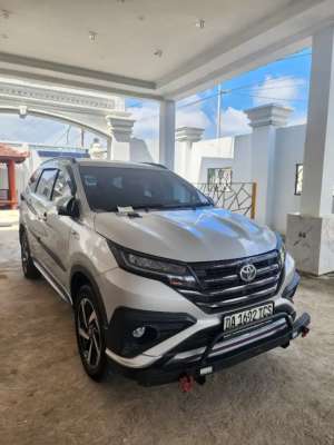 Jual bekas TOYOTA RUSH 1.5 MT MANUAL 2019 pemakaean 2020 SILVER METALIK,lokasi di Banjarmasin Kota