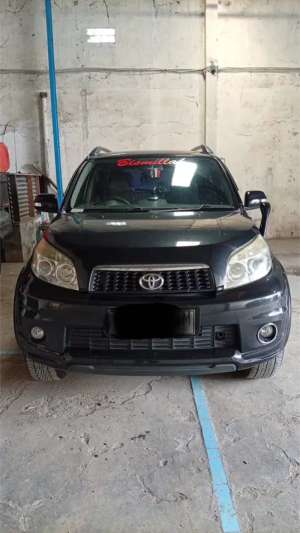 Toyota Rush 2013 Bensin lokasi di  , tersedia melalui melalui situs Olx