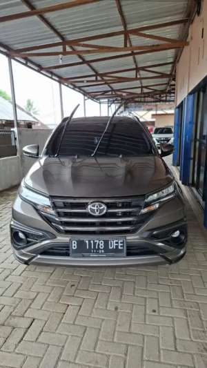 Toyota Rush GR 2021 Matic lokasi di  , tersedia melalui melalui situs Olx