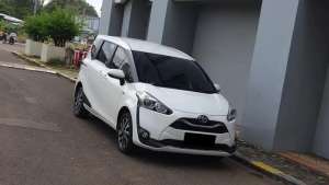 Jual bekas Toyota Sienta 1.5 Facelift 2021,lokasi di  