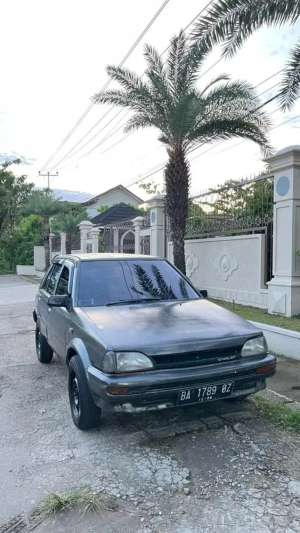 Toyota Starlet 1.3 lokasi di  , tersedia melalui melalui situs Olx