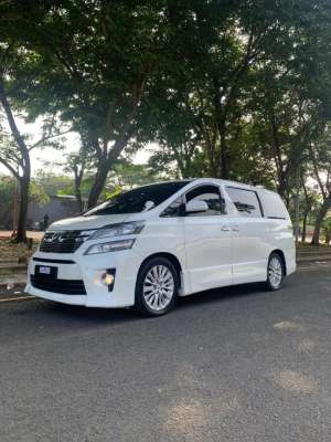 Jual bekas TOYOTA VELLFIRE 2.4 ZG AT 2014 TYPE TERTINGGI,lokasi di  