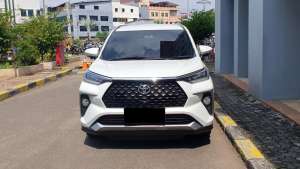 Jual bekas Toyota Veloz Q 2023 tss putih km 34 ribuan,lokasi di Jakarta DKI