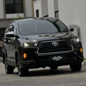 Toyota Venturer Diesel AT Last Edition lokasi di  , tersedia melalui melalui situs Olx