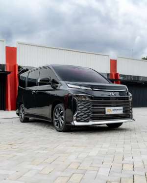 Jual bekas Toyota Voxy 2.0 CVT 2002 Black,lokasi di  